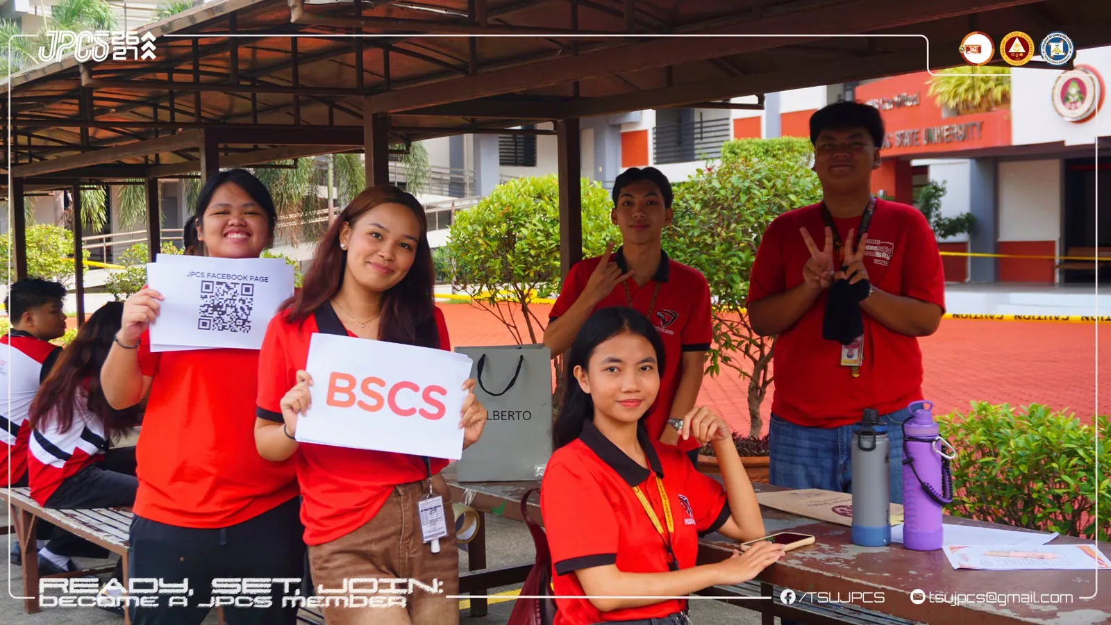 Students participating in the JPCS membership drive